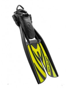 Split fin performance with a slightly stiffer blade for divers who like more feedback in their kicks.