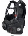 The front-adjustable X-Black features SCUBAPRO's exclusive AirFlex system that simplifies buoyancy control and guarantees an ext